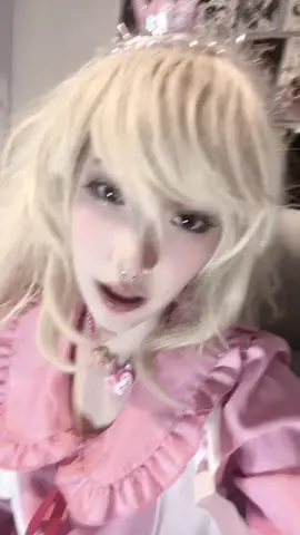 my hands 😭😭 #wasian #fypシ #fyp #xybca #cosplay #princesspeach #princesspeachcosplay #maidprincesspeach #maidprincesspeachcosplay #maid #maidcosplay #mariokart #mariokartcosplay 