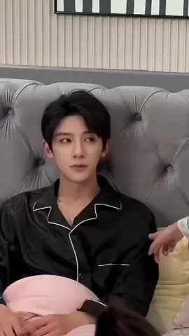 Tittle : 闪婚高冷急张大人 Shanhun gaoleng jizhangdaren #白昕怡朱一未 #闪婚高冷急张大人 #zhuyiwei_baixinyi #baixinyi_zhuyiwei #zhuyiweibaixinyi #baixinyizhuyiwei #happycouple #douyin #douyinupdate #newshortdrama 