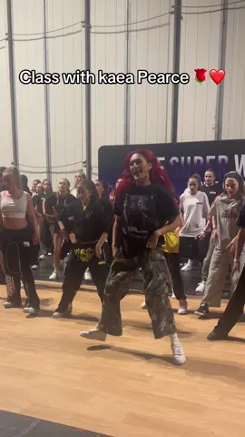 So happy to dance next to u🥹😍 #fyp #dancer #superweekender #rf #royalfamilydancecrew #viralvideos 