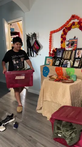 He seriously did not give a sh** #holidaydecor #christmasdecor  i’m not ready for christmas  who is ready for christmas  get ready for christmas 2024 christmas decor 