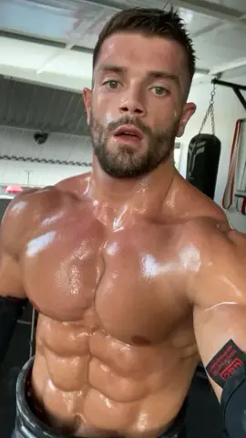 Sweaty#muscle #bodybuilding #posing #abs #bodybuilder #hunks #gym #muscleman #classic #MUSCLE #BODYBUILDING #GYM #handsomeboy #handsomeguy #gymmotivation #bodybuildingmotivation #Fitness #hot #trend #attractive