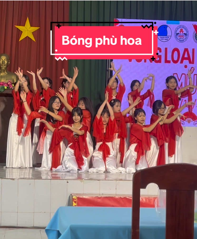 Múa bóng phù hoa của lớp 10a8-nhc#vannghe2011 #hocsinhcap3 #nhc #xh #viral 