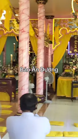 Về Tây Ninh được ăn giỗ, họ đạo vụ hơn  100 mâm chay cho bà con  tại Báo Ân Đường ( Trí Huệ Cung) TX. Hòa Thành Tây Ninh