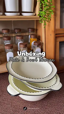 Dah lama pinggan mangkuk ni duk dalam bakul, ni baru boleh memiliki ye. Kita beli sikit je dulu nak tgk mcm mana, ternyata tersangat la lawa 🥹. Nak hidang dekat tetamu ni mmg ngam elok. Okay la bye nk g beli lagi 😝 #plate #bowl #platebowl #kitchen #kitchenware #kitchentool #kitchendecor 