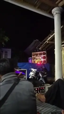 @Team Nolay Official @aienun @yoikyy DONi cak 🖐️😝 #anggitaaudio #pesonasoundsystem #hajatanhoreg #fypシ 