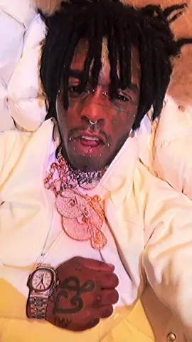 🌬️She Driveeee like my car ⛧ 🤍