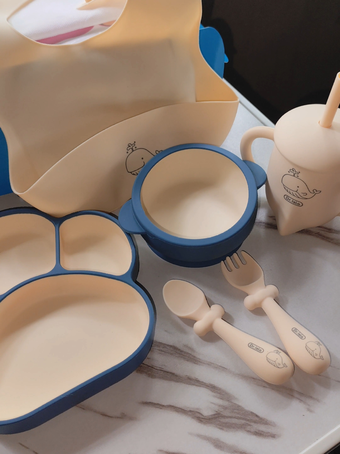 Another high-quality dining set for babies from @drislaphofficial  Deserve ng mga babies nyo to mommies 🙂 #drisla #drisladiningset #diningset #babydiningset #bpafree #foodgradematerial #silicone #babydiningsetsilicone #baby #babyfood