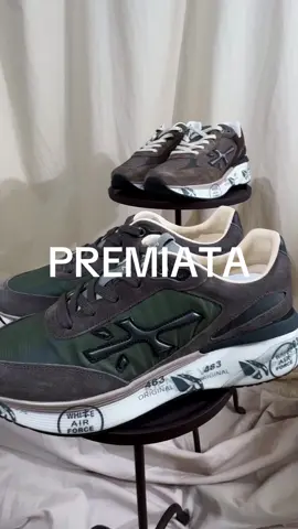 ¡Las Moerun de Premiata siguen siendo un éxito en Frank Store! 👟✨  Estas sneakers, con su diseño único y sofisticado, son perfectas para quienes buscan algo exclusivo que combine estilo y comodidad.  Ya sea para un look casual o para darle un toque especial a tu outfit, las Moerun aportan ese extra que necesitas.  Si aún no las has probado, ven a nuestra tienda y descubre por qué son una de las favoritas. ¡Te esperamos! 🛍️💫  🔗 www.frankstore.es Visita nuestras tiendas: 📍 Santiago Store : Montero Ríos 24 📍 Ourense Store : Avenida de Pontevedra 2 #premiata #sneakers #zapatillas #moerun #comprar #tienda #store #ourense #santiagodecompostela #galicia 