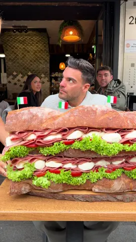 POV: Heute nur ein Burrata Sandwich 🥪🔥  @Stefanozarrella  #cafebuur #mybrunchisbetterthanyours 
