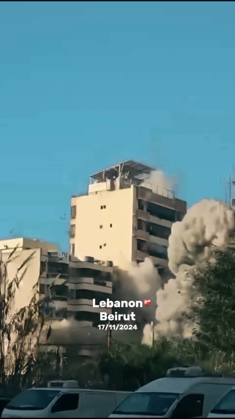 مشاهد جديدة للغار.ات الإسر/ئيلية على الضاحية الجنوبية بعد إنذارات تحذيرية صباح اليوم. 💔🇱🇧   @Beirut City | مدينة بيروت  #صلوا_من_أجل_بيروت #تحدث_عن_لبنان #الحرب_على_لبنان #الضاحية_الجنوبية_لبيروت #الضاحية_الجنوبية #مدينة_بيروت #بيروت #جنوب_لبنان #الجنوب_اللبناني #لبنان  #PrayForBeirut #BeirutPage #JnoubPage #TyrePage #SouthLebanon #Dahyeh #Beirut #Lebnen #Lebanon 