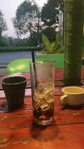 Ly cf đay tâm trạng#stt_goctamtrang #xuhuongtiktok 