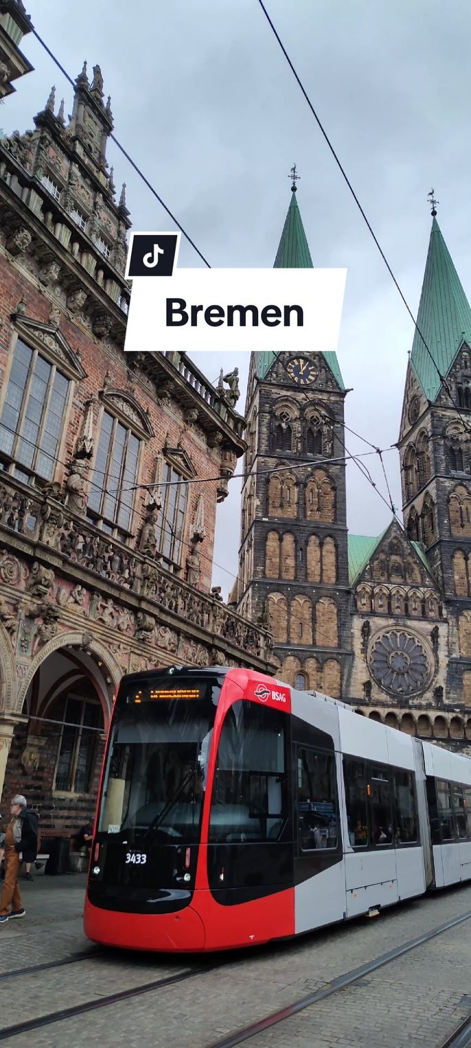 Bremen’s city center is a blend of historic charm and architectural beauty . . #Bremen #HistoricBremen #CityCenter #GermanArchitecture #ExploreGermany #BremenViews #TravelEurope #BremenEntdecken #fy