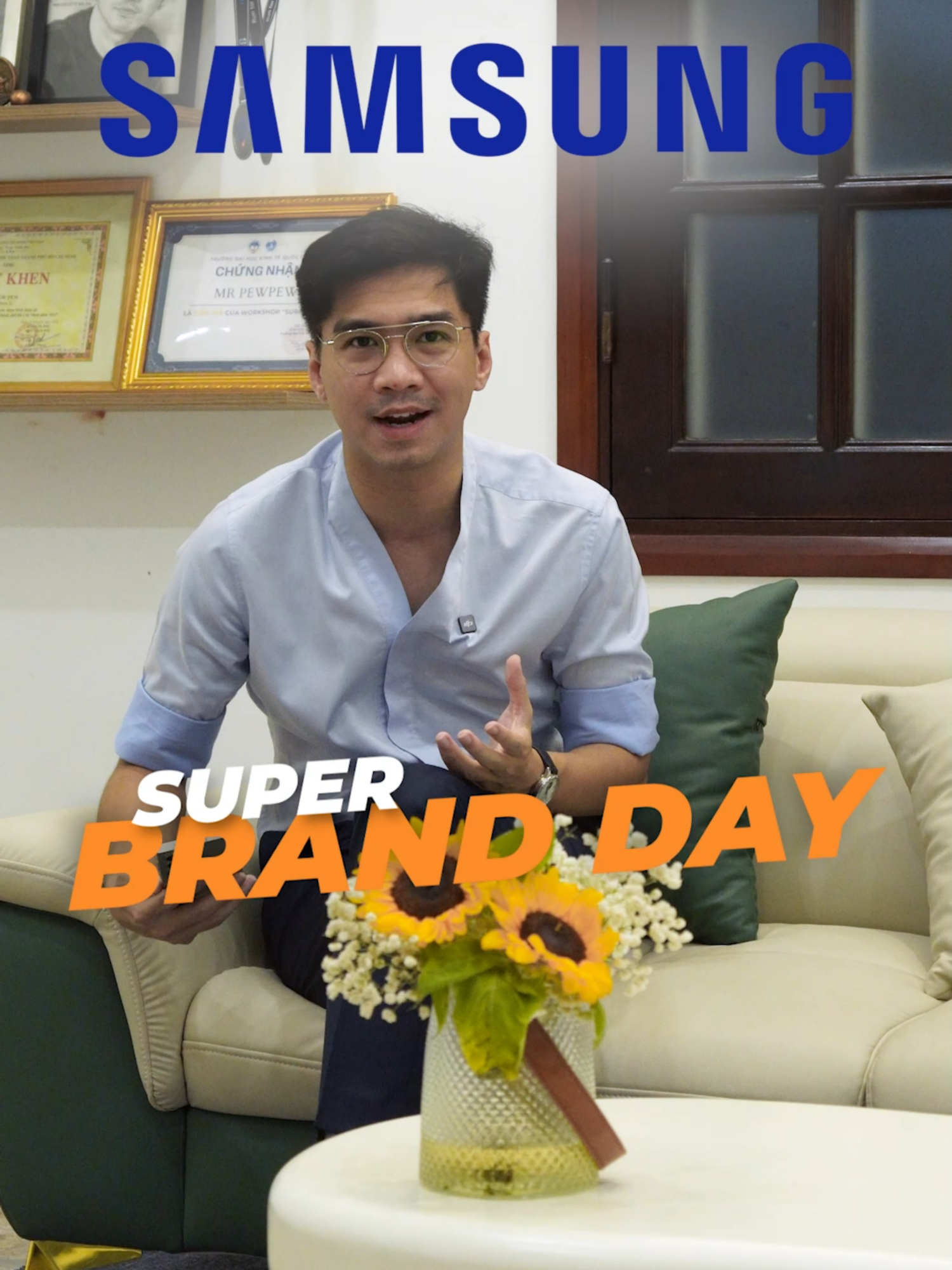 Thứ Hai Ngày 18.11, Livestream Độc quyền SAMSUNG tại Tạp Hóa PewPew Vào lúc 20:00 - 24:00.   Campaign Super Brand Day đầu tiên của Samsung trên TikTok Shop!!!   + Voucher hấp dẫn từ Samsung và TikTok Shop, đặc biệt là voucher lên tới 3.000.000 đồng từ TikTok Shop.  + Có nhiều deal tốt cho đa dạng sản phẩm như điện thoại, ổ cứng, màn hình máy tính,... + Nhiều quà tặng hấp dẫn khi xem và mua hàng trên livestream.   => Bộ quà tặng độc quyền từ TikTok Shop và các quà tặng khác từ Samsung  + 5 phần quà độc quyền TikTok Shop  + Các phần quà minigame hấp dẫn từ Samsung: 5 smarttags cho 5 đơn hàng đầu tiên, 2 Galaxy Fit 3 cho 2 đơn hàng giá trị cao nhất.   Nhanh tay ấn ngay theo dõi sự kiện để được nhận thông báo về phiên live nhé!!!   #pewpew #taphoapewpew