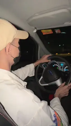 မိုးချုပ်နေပြီ စိတ်မချဘူး ကိုယ်လိုက်ပို့မယ်… #shine #sunshine #rays #song #myanmar #zawshinehtet #moonlight #drive 