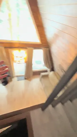 Зацените обзорчик домика в чудесном лесу Архыза ☺️ всем добра, любви, счастья, качественного строительства и ремонта❤️ #домвлесу #путешествиевзиму #отдыхнаприроде #курорт 