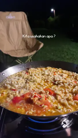 Yg penting judulnya about you katanya #indomie #masakansimple #resepsimple #idemasak #resepmasakan #mie #foryou #foryoupage #fyp 