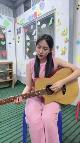 သီချင်းလေးဆိုပြမယ် 🥰