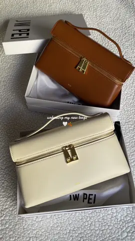 🤍🍂 #unboxing #jwpei #fashion 