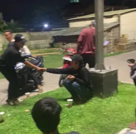 aku bersyukur bgt banyak yg sayang almarhum sampai dibikinin acara tabur bunga kaya gini di 40harinya, aku setiap hari masih selalu belajar untuk mengikhlaskan yg namanya takdir, semoga aku selalu kuat yaa mas doain aku juga dari sana, maaf kalo tiap hari aku masih nangis mulu krn rasa rinduku udh numpuk bgt di dada sampe sesek🥹 kita pasti ketemu lagi esok, tunggu aku disurgaNya Allah yaa sayang🤍 