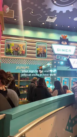 and they have the diner??? so cute i love  @Jellycat #jellycat #newyork #newyorkcitt #jellycatdiner 