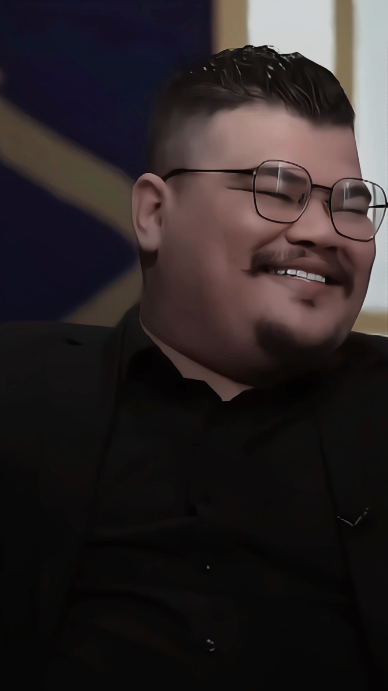 هاي أنا قبل چنت اضحك لاي ناس 💔 #ستوريات_شروگي #عباس_الذهبي #شعر_شعبي_عراقي #تصاميم_فيديوهات🎵🎤🎬 #حالات_واتس 