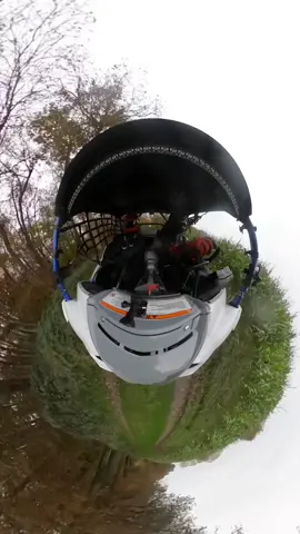 Quiet sunday drive in the countryside with @Flavy 🍂