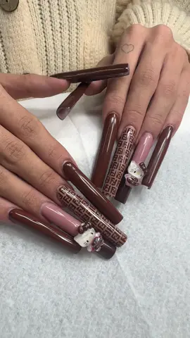 #ASMR new nails by @sere__nails 💅🏻