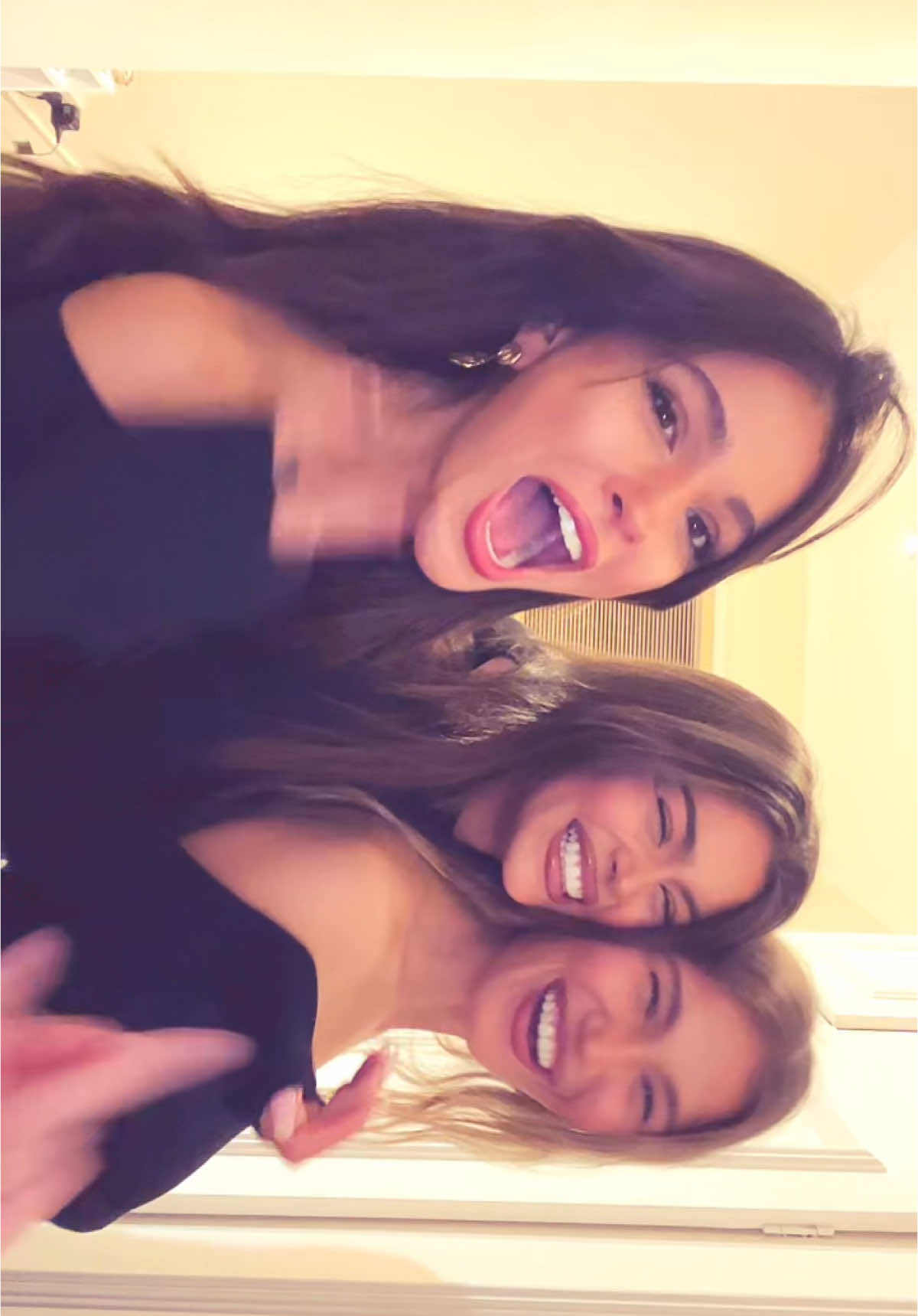 i wacked @melitasuicaaaa phone oooppppp & phil n griv tehhehe @Olivia Phillips 🧸 #fyp 