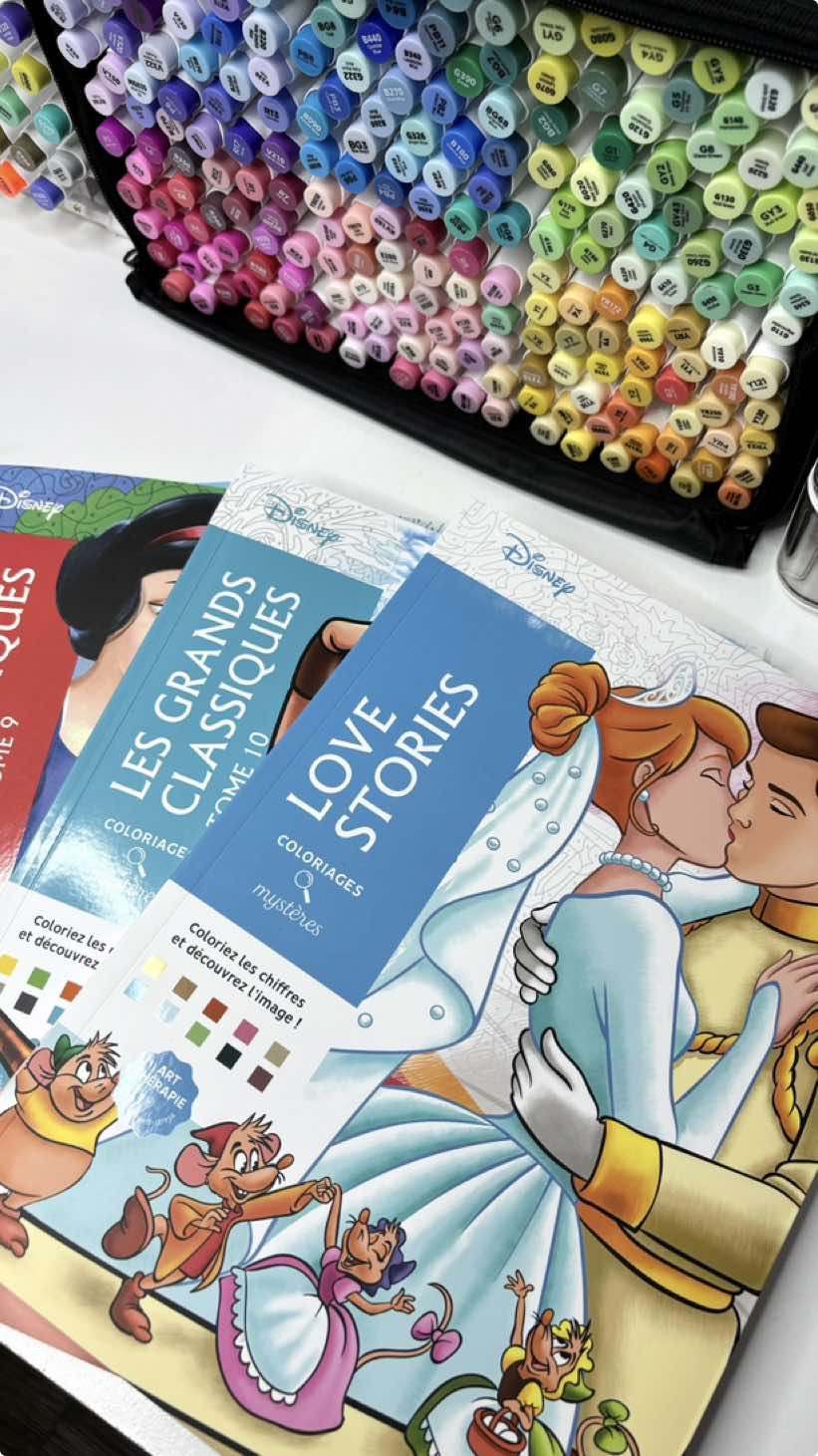Replying to @sté | pinturas e artes minha coleção de livros de colorir Disney e quais eu considero mais fácil pra começar a colorir 💖  #colorindo #colorir #coloriagesmysteres #disneycoloringbook #fyp #colecao 