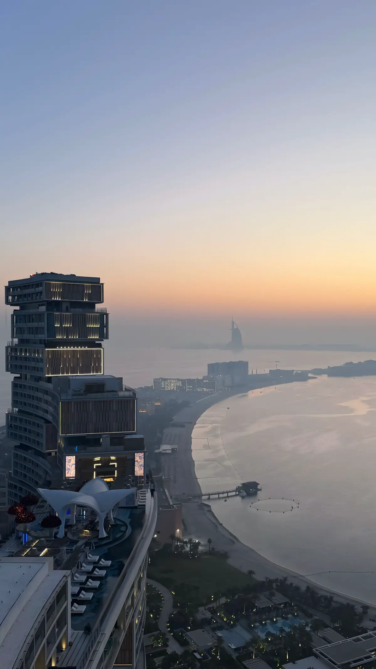dubai, uae 📍🛥️ #atlantistheroyal #palmjumeirah #dubai #yacht #Summer #sunset #fyp #foryou 