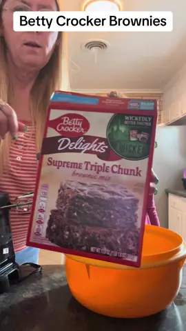😋 #brownies #bettycrocker #supremetriplechunk #yummy #chocolate #grandma #granddaughtersarethebest #ilovemygranddaughter @Remington Bidwell 
