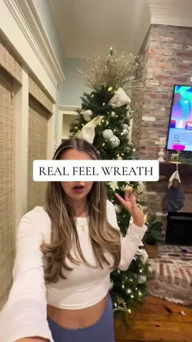 Its tiiiiiiiimmmeee 🎄🤶 @Antique Farm House  #wreath #christmasdecor #garland #christmastree #christmastreedecorating #tiktokmademebuyit #blackfridaydeals #blackfridaysale #tiktokshopblackfridaysale  