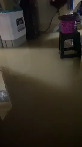Banjir banjir rumahku kebanjiraan gaeees 😇😇😇😱😱😱