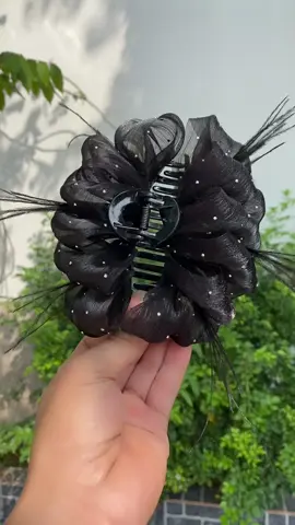 Bẹp tóc bong bóng mix lông vũ siêu xinh #TikTokAwardsVN #kẹptoc #LearnOnTikTok #vuakeptoc 