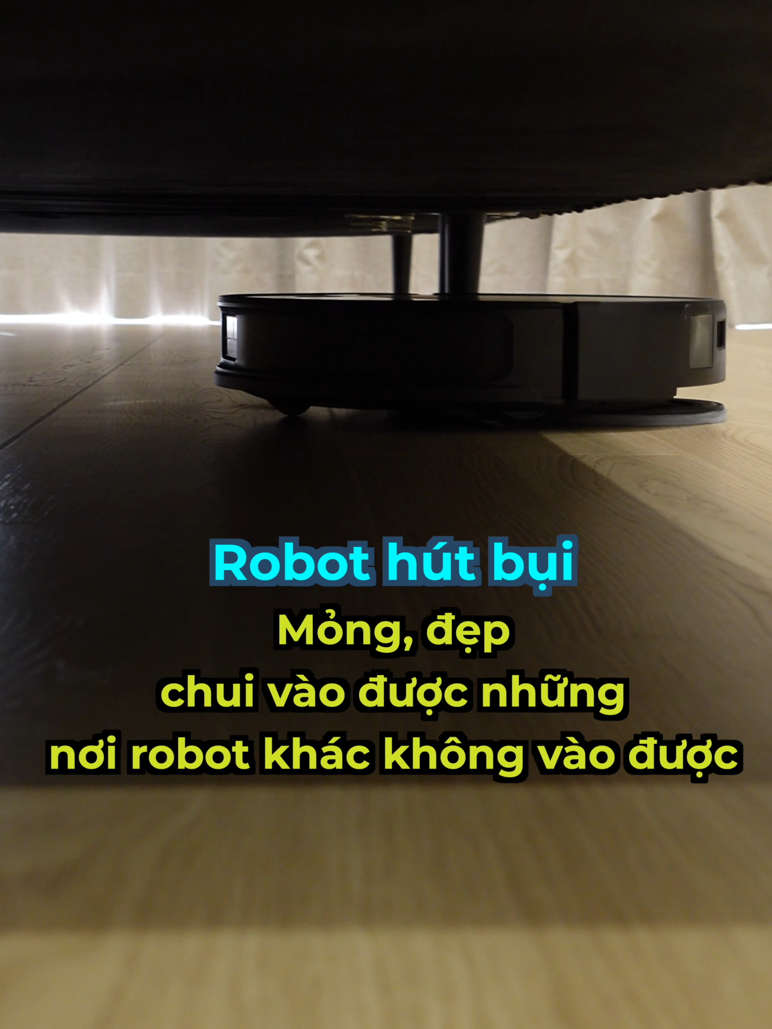 Một trong những con robot mỏng nhất mà vẫn có LiDAR mình từng xài. Con này không chỉ có xòe giẻ mà còn xòe chổi được. Nó có gần hết thứ đồ chơi bạn cần ở một con robot hút bụi xịn. Roborock Saros 10R #LearnOnTikTok #ThanhCongNghe