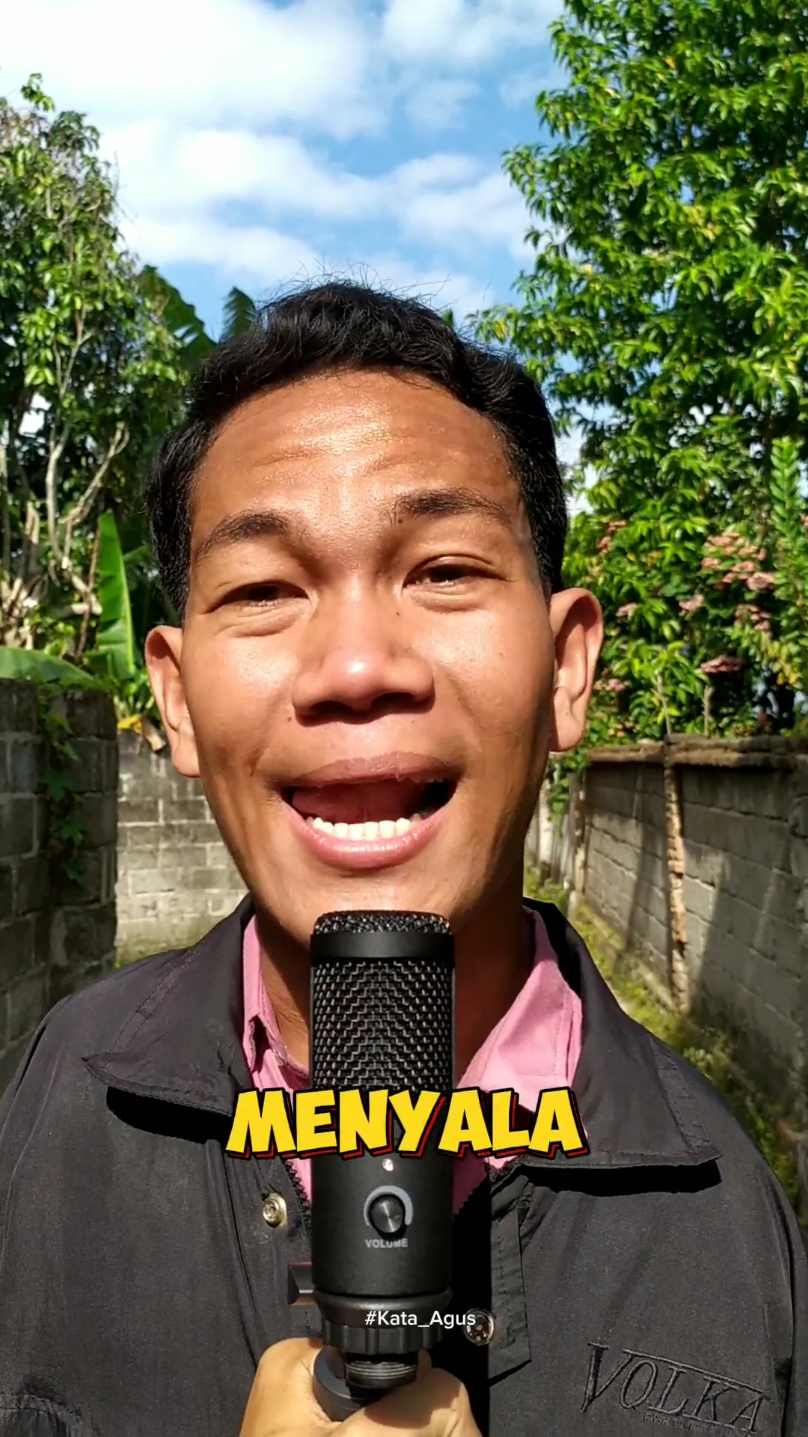 Buat Kamu Yang Dulu Memandang ku Sebelah Mata.....  (izin ngorte wi 😇)  #fyp #katakata #bali #lomboktiktok 
