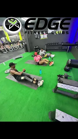 Lets go💪🏋️‍♀️🔥 #absworkout #fitnessmotivation #edgefitnessclubs #abworkoutsforwomen #gym @edgefitnessclubs_sa @NomusaL.Nozaqu Sicwebu 