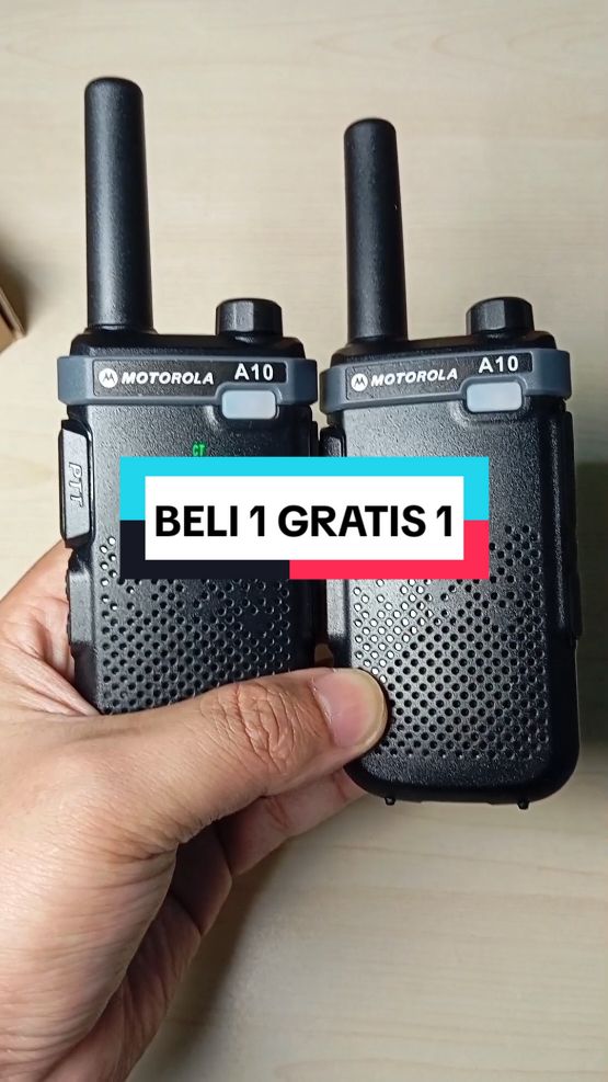 HT Motorola A10 Walkie Talkie Jarak Jauh UHF Waterproof - HT Murah Promo Beli 1 Dapatnya 2 #htmotorola #motorolaa10 #ht2unit #htsepasang #ht2pcs #walkietalkie #htmurahjarakjauh #httambang #htoutdoor #wibgajian #shopmaster #creatorsearchinsights 