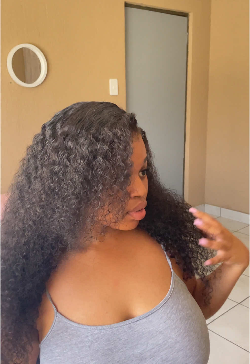 I’m about to abuse this unit. 🥺 #fyp #curlywiginstall #wiginfluencersouthafrica #jerrycurls #basicinstallation 