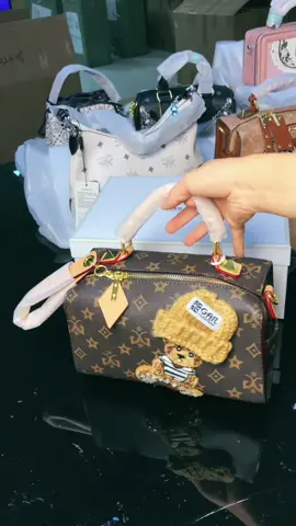 Cool Cartoon Wear Hat Bear Clutch Bag 6232💕🌷🌷#bag #bags #handbag #womanhandbag #colorfulbag #totebag #totebags #cute #fashion #bearbag 