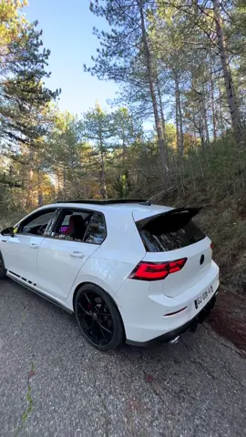Montez le volume 🔊 #vw #golf8gti #golf8r #golfgti #golfr #fypシ 