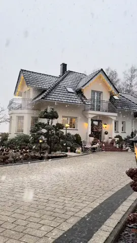Pierwszy śnieg! ❄️❄️❄️ Na Kaszubach dzisiaj poprószyło! A u Was ? #snieg #snow #zima #winter #dom #Home #house 
