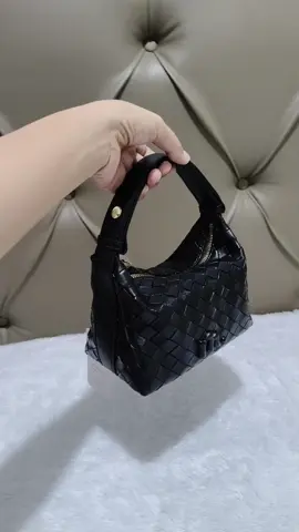 model terbaru tas dari brand mossdoom original tas shoulder bag kekinian yang mau order di keranjang kuning #taswanita #tastengtengwanita #shoulderbagwanita #tasbahuwanita #mossdoom 