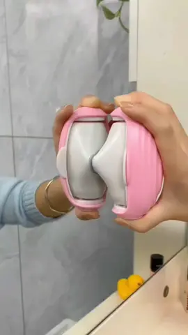 This penguin hair sticky device is really sticky, and it can be washed and reused. If you have cats or dogs, or those who love hair loss, you really need to prepare #StickyHairDevice #WashableHairStickyDevice #StickyHair