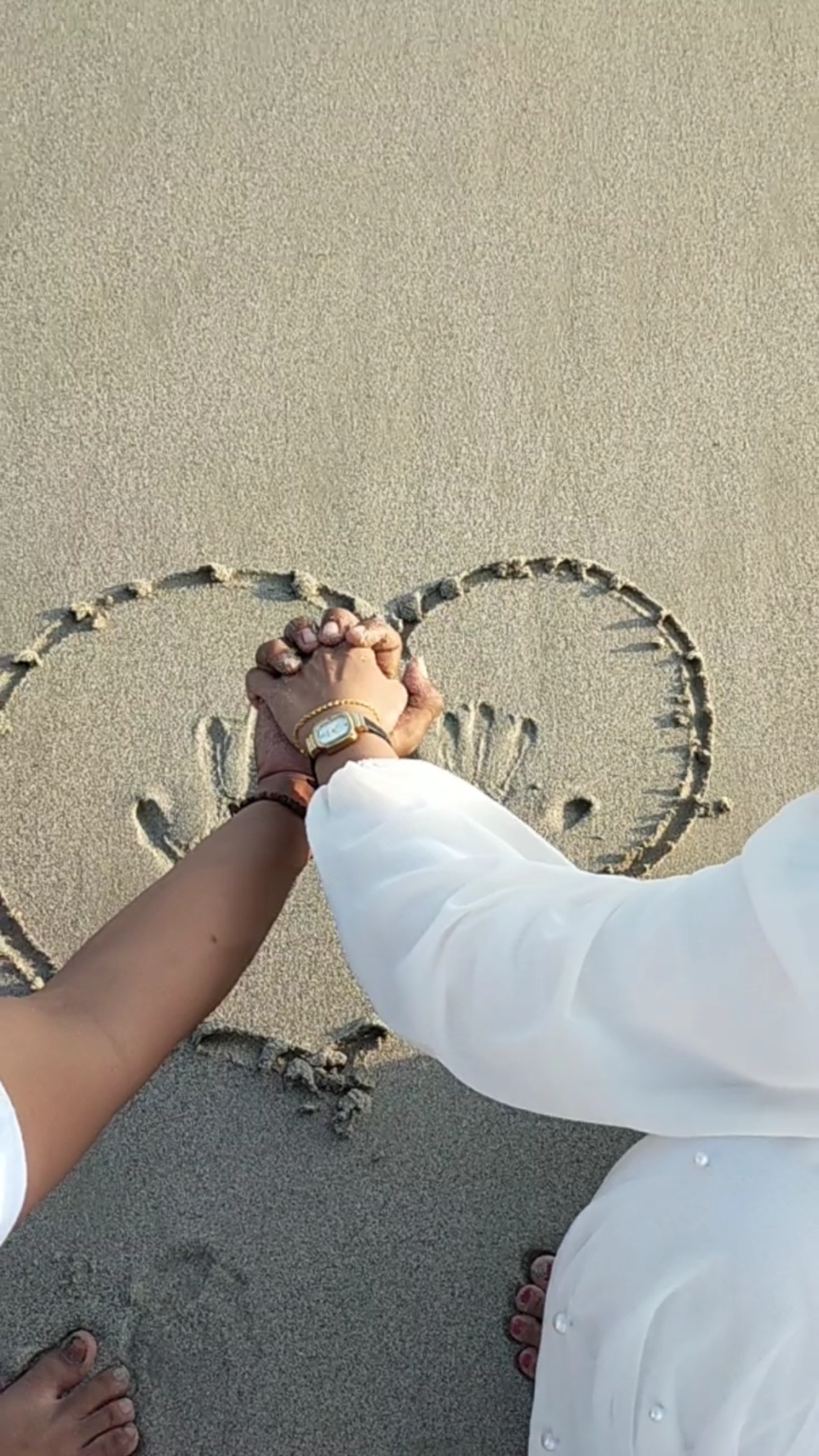 Just U, Me & Beach 🫶🏻 #pantaidate #coupledate #trendtangan 