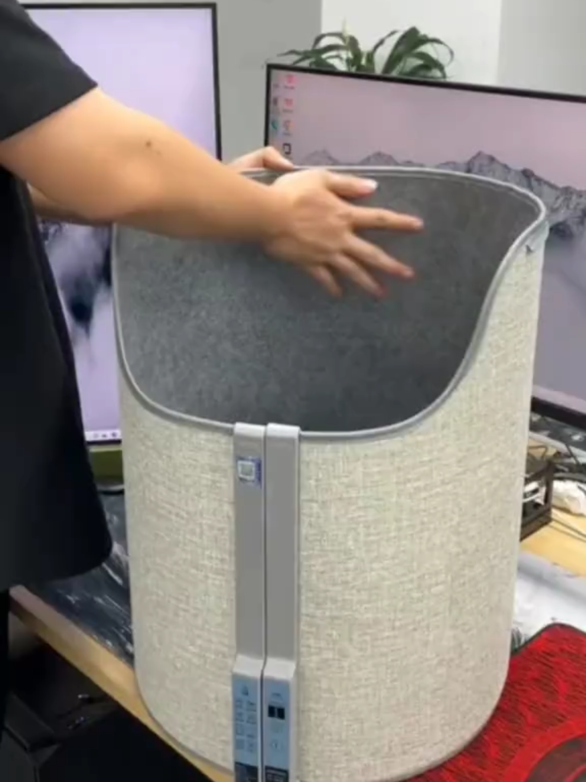 Electric Dormitory Knee Warmer Under Table Heater Link in bio 😍😍 #tiktokmademebuyit #tiktokmademebuythis #tiktokfinds #fyp #foryou #viral #gadget #amazonfinds #amazonmusthaves #amazon #amazongadgets #founditonamazon #lifehacks #diy #amazonhack #musthave #amazonfavorites #amazon