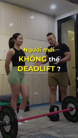 Deadlift có thể khó vời nhiều người mới. Thậm chí, một vài người nói người mới không thể tập được deadlift. Tuy nhiên, tại ProLifting anh em mình vẫn dạy cho rất nhiều học viên mới đủ lứa tuổi từ 14 - thanh niên - trung niên - bác 70 tuổi. Khi nói về Deadlift, mình không chỉ gò bó vào 1 vài biến thể phổ biến như Sumo hay Conven deadlift. Thực tế, đây cũng là các biến thể khó nhất. Thay vào đó, mình sẽ đặt ra 4 trình độ Deadlift được sắp xếp từ dễ nhất -> khó nhất. Và học viên mới cần thuần thục và có tăng tiến tạ thì sẽ chuyển qua trình độ khó hơn. - Level 1: học hip hinge - Level 2: học Romanian deadlift (cơ bản là hip hinge có tạ) - Level 3: Kettlebell deadlift (học deadlift với tạ nằm chết dưới sàn). - Level 4: Barbell deadlift (học kiểm soát đòn và tạ nặng hơn với các biến thể khó nhất như: sumo/conven/trap bar) #proliftingvn #deadlift #legday #gym #Fitness #fyp #xuhuongtiktok 