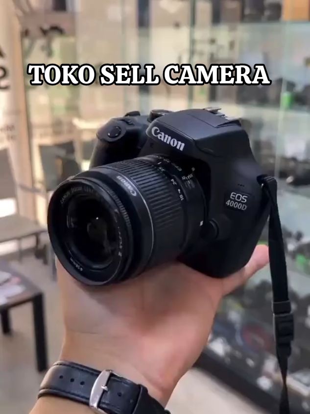 CANON 4000D SELL CAMERA __ PROMO MURAH AMANAH Kondisi produk kamera: -100% baru-original (New Box) -Bersegel -HARGA Rp:.300,000 -Garansi 1 Thn -Bonus MMC 32GB & tas kamera original Kelengkapan: -Kamera -Lensa -Baterai -Charger -Cable USB -Tali/strap -Kartu garansi