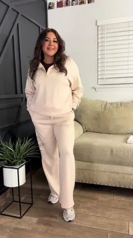 The most comfortable set ☁️ @Pinspark Shop #comfortable #girls #pinspark #fall #loungeset #fallfashion 