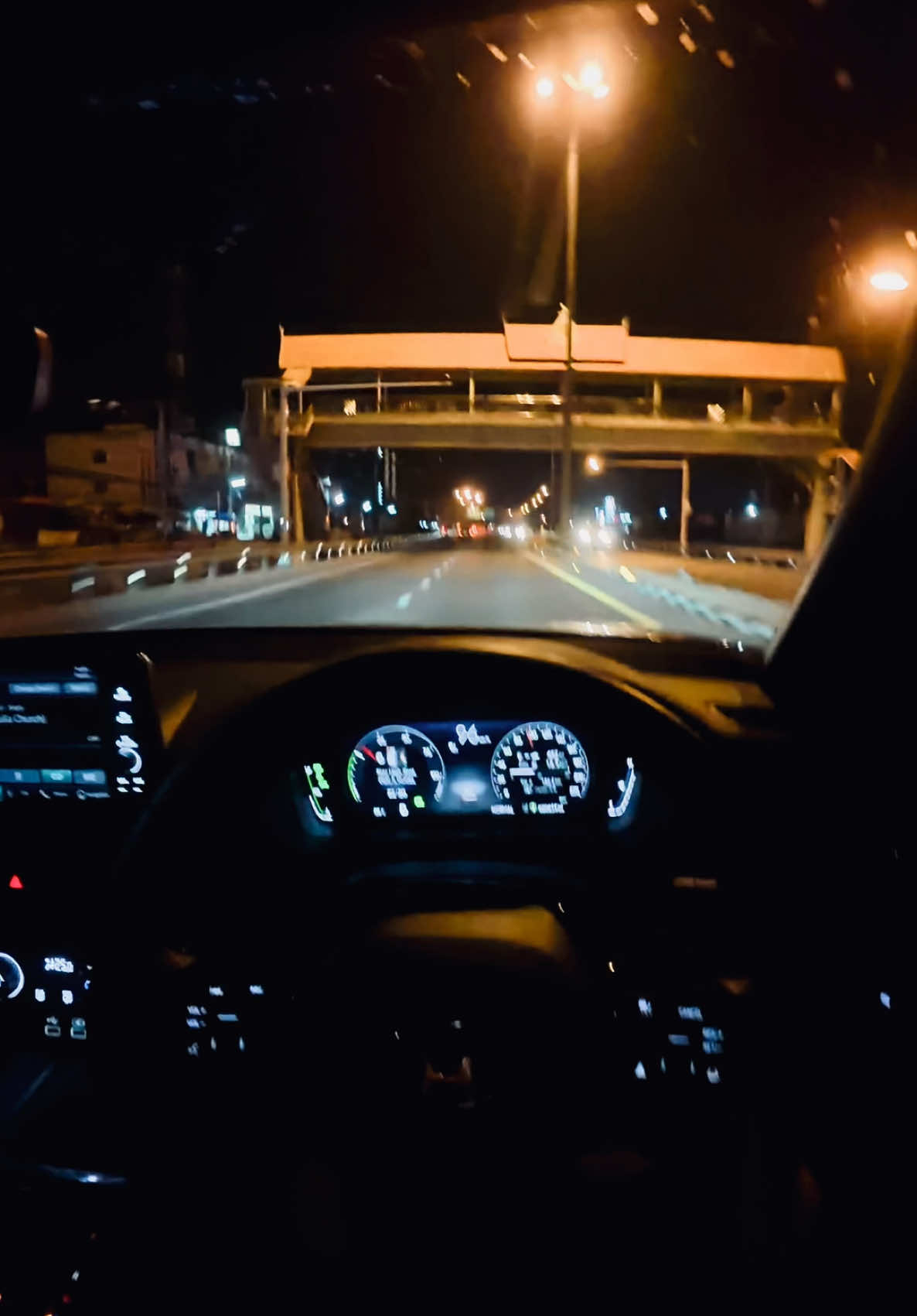 Night driving 😎 #tiktokthailand #thailand #lostinthailand #ประเทศไทย #ฝรั่งพูดไทย #huahin #หัวหิน #honda #hondacivic #hondacivicfe #civic #civicfe 